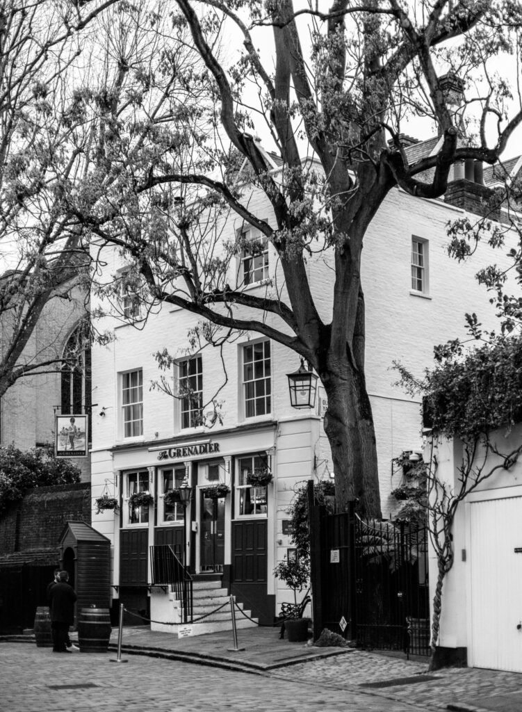 ghost_haunted_pub_grenadier_belgravia